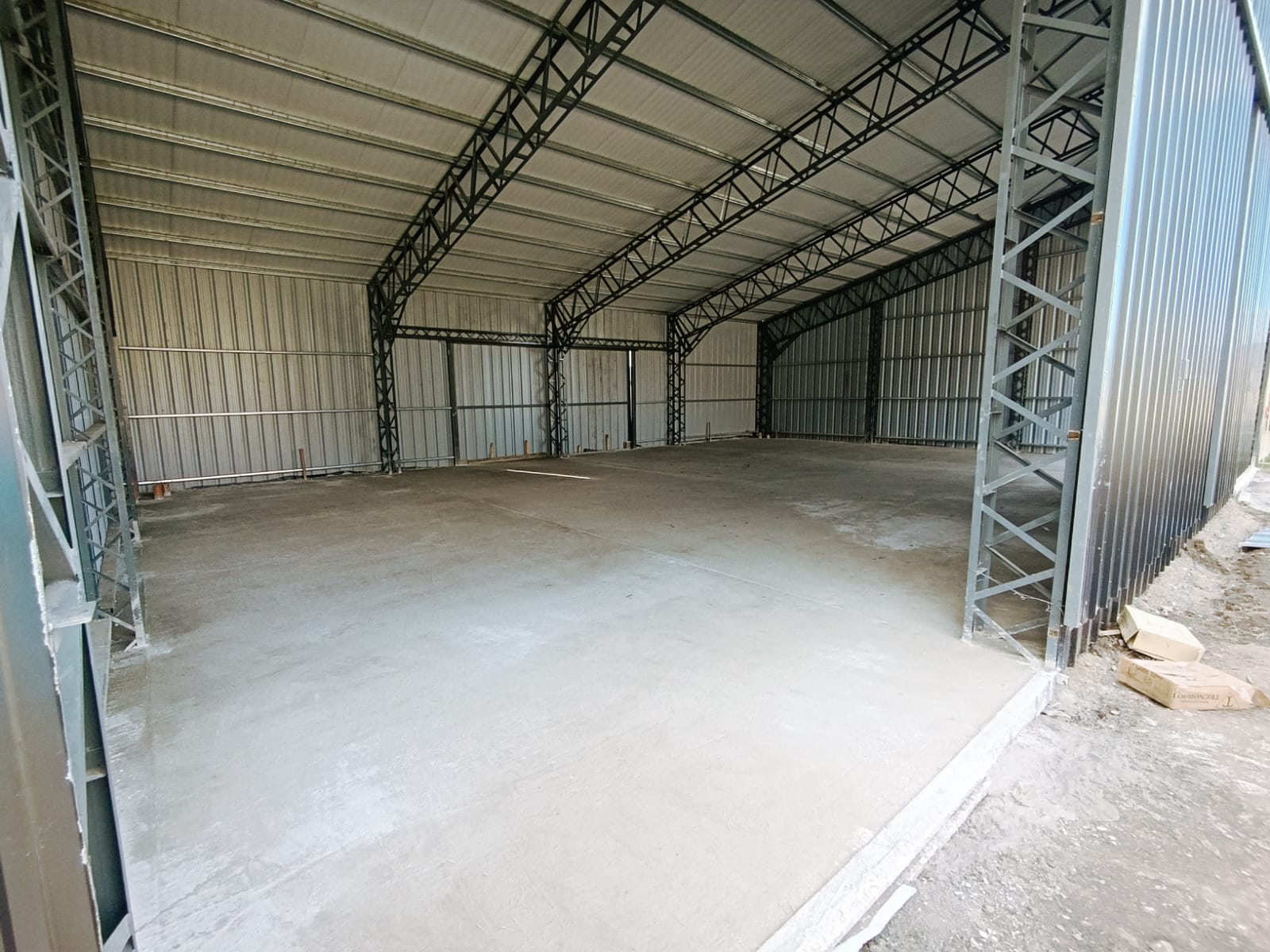 galpon deposito de 200 m2 en alquiler en barrio coirones san martin de los andes neuquen patagonia argentina