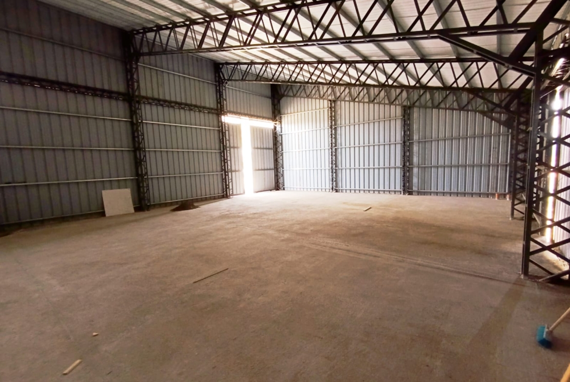 galpon deposito de 200 m2 en alquiler en barrio coirones san martin de los andes neuquen patagonia argentina