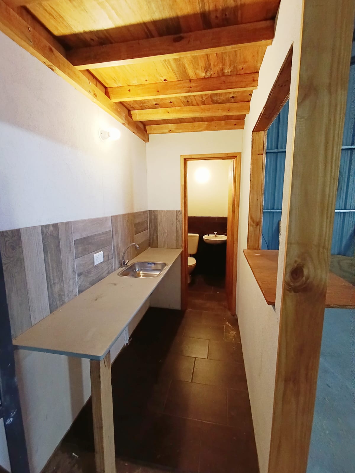 galpon deposito de 200 m2 en alquiler en barrio coirones san martin de los andes neuquen patagonia argentina