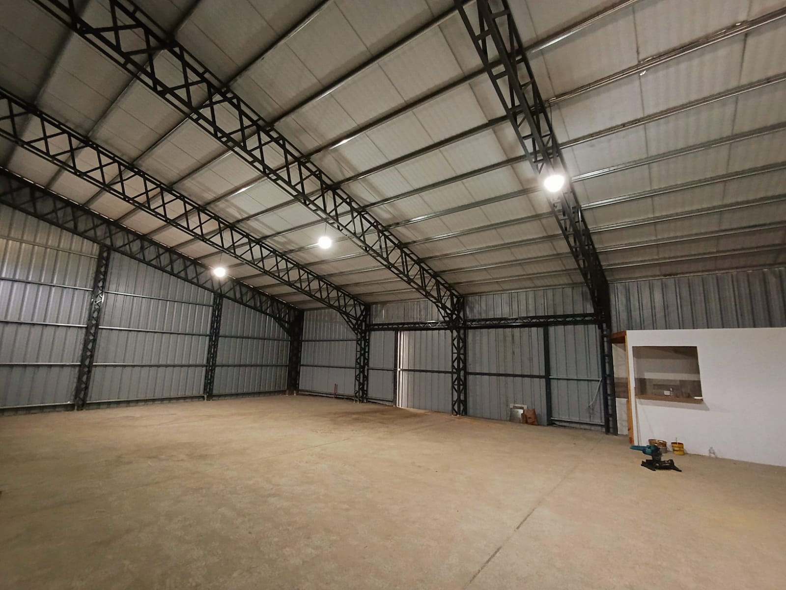 galpon deposito de 200 m2 en alquiler en barrio coirones san martin de los andes neuquen patagonia argentina
