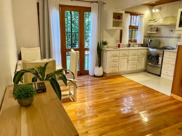 Departamento 2 amb con patio en venta en el centro de San Martin de Los Andes!!