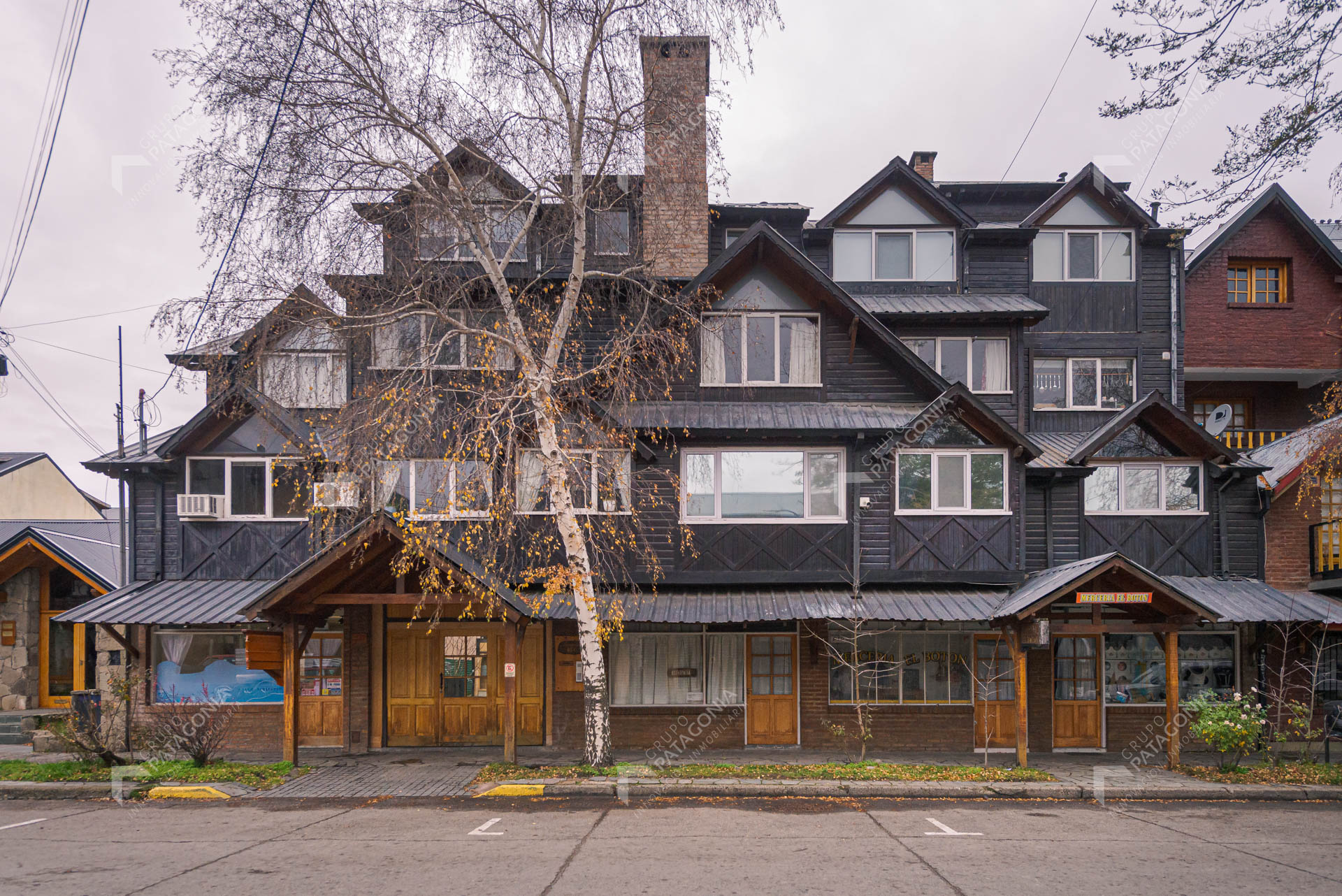 departamento de 5 ambientes mas quincho propio mas 3 cocheras en venta en zona centro de san martin de los andes neuquen patagonia argentina