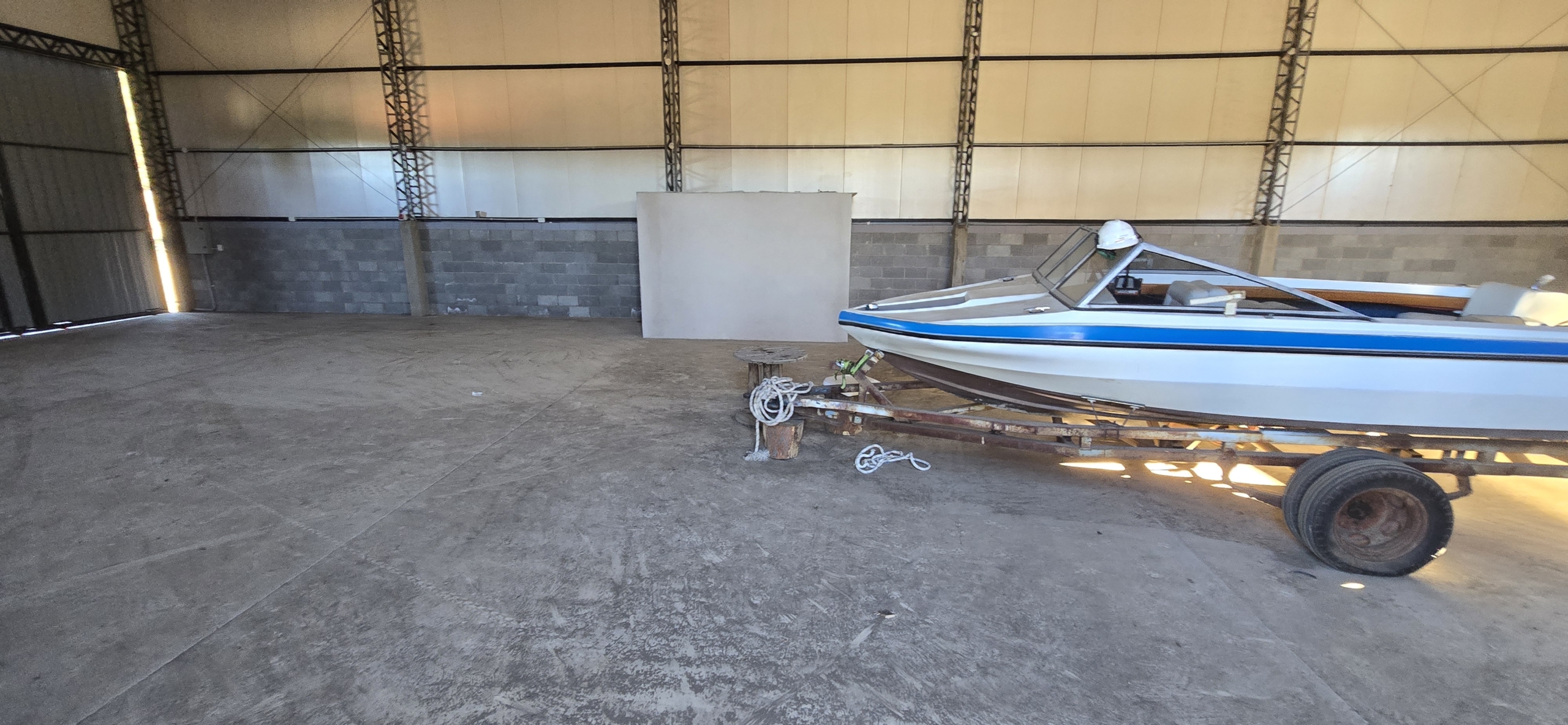 galpon deposito en alquiler ideal logistica sobre ruta 40 en el ingreso a san martin de los andes neuquen patagonia argentina