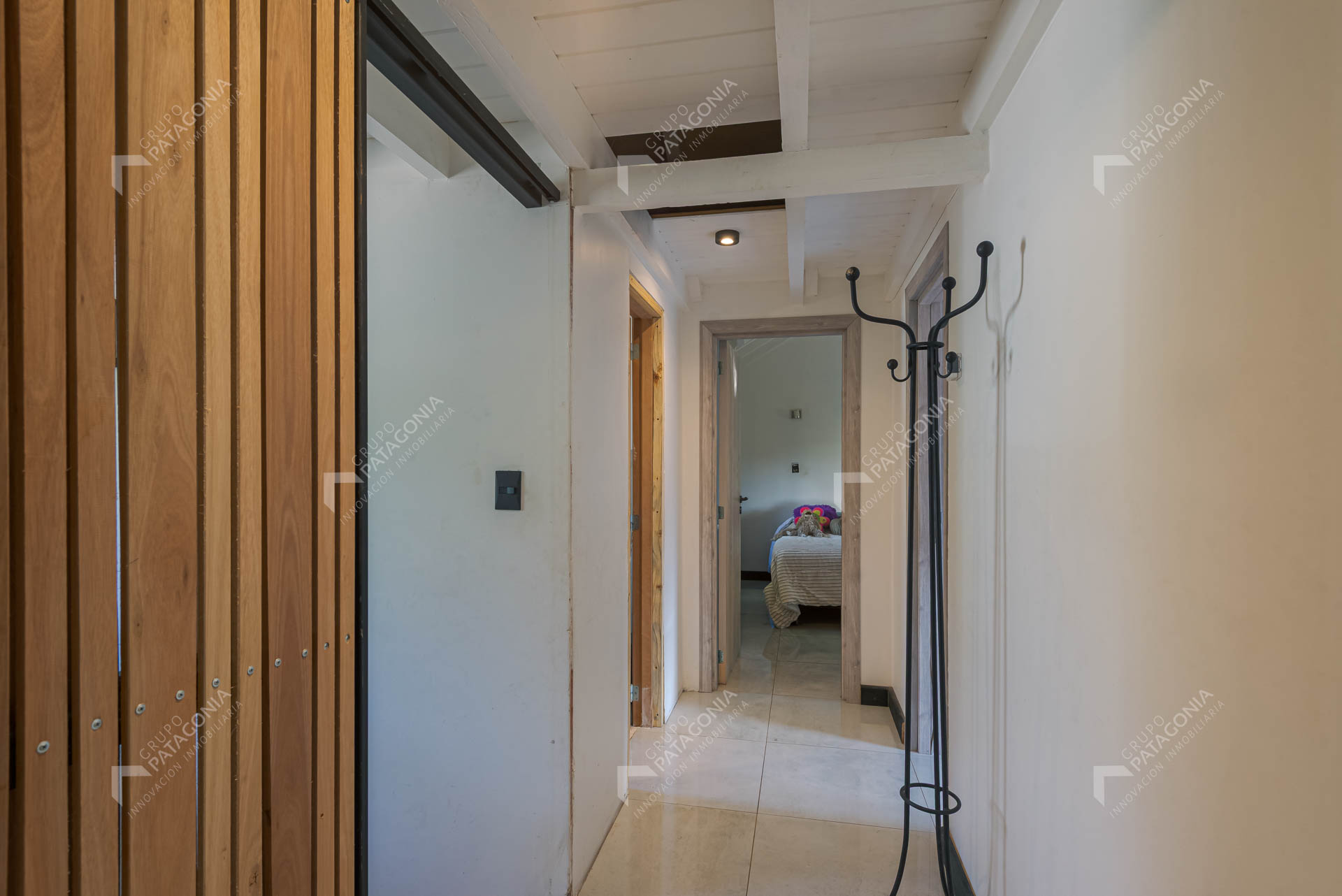 21 pasillo distribución casa alihuen arriba