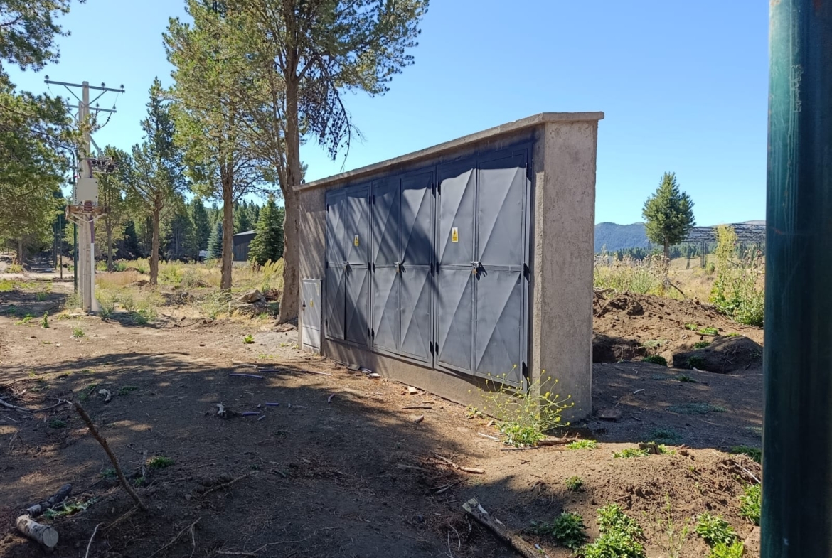 galpon deposito en alquiler ideal logistica sobre ruta 40 en el ingreso a san martin de los andes neuquen patagonia argentina